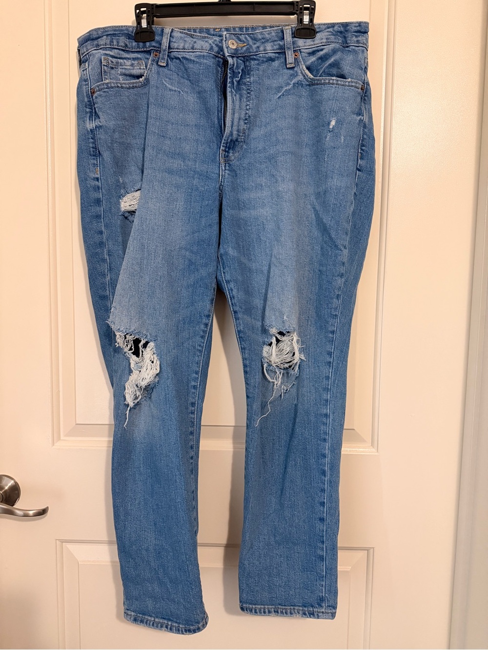 Old Navy Light Blue Straight-Leg Distressed Jeans